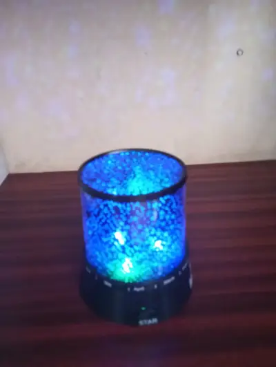 Lámpara LED decorativa multicolor - miniatura 2