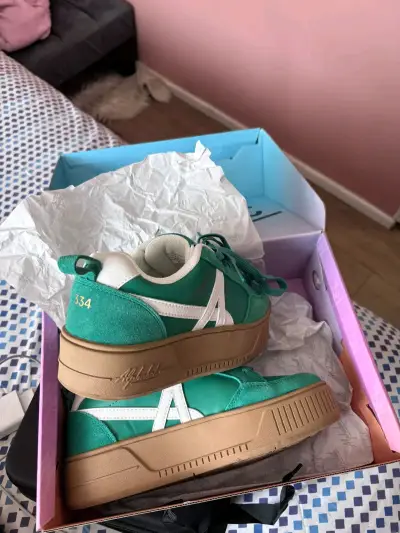 Zapatillas verdes Alphabet estilo casual - miniatura 1