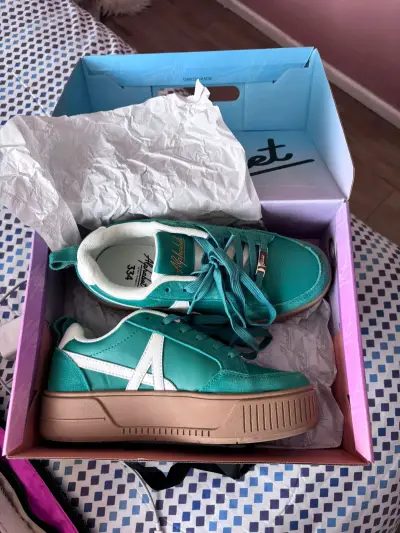 Zapatillas verdes Alphabet estilo casual - miniatura 2