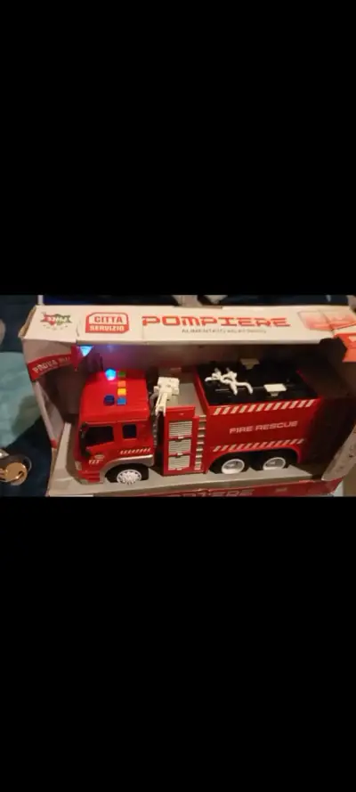 Camión de juguete DHL escala 1:16 - miniatura 2