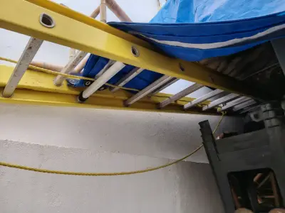 Escalera extensible de aluminio amarilla - miniatura 1