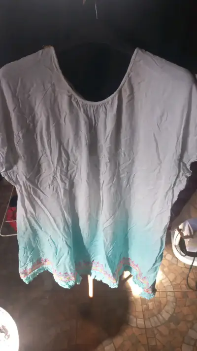 Vestido degradé azul con detalles bordados - miniatura 1