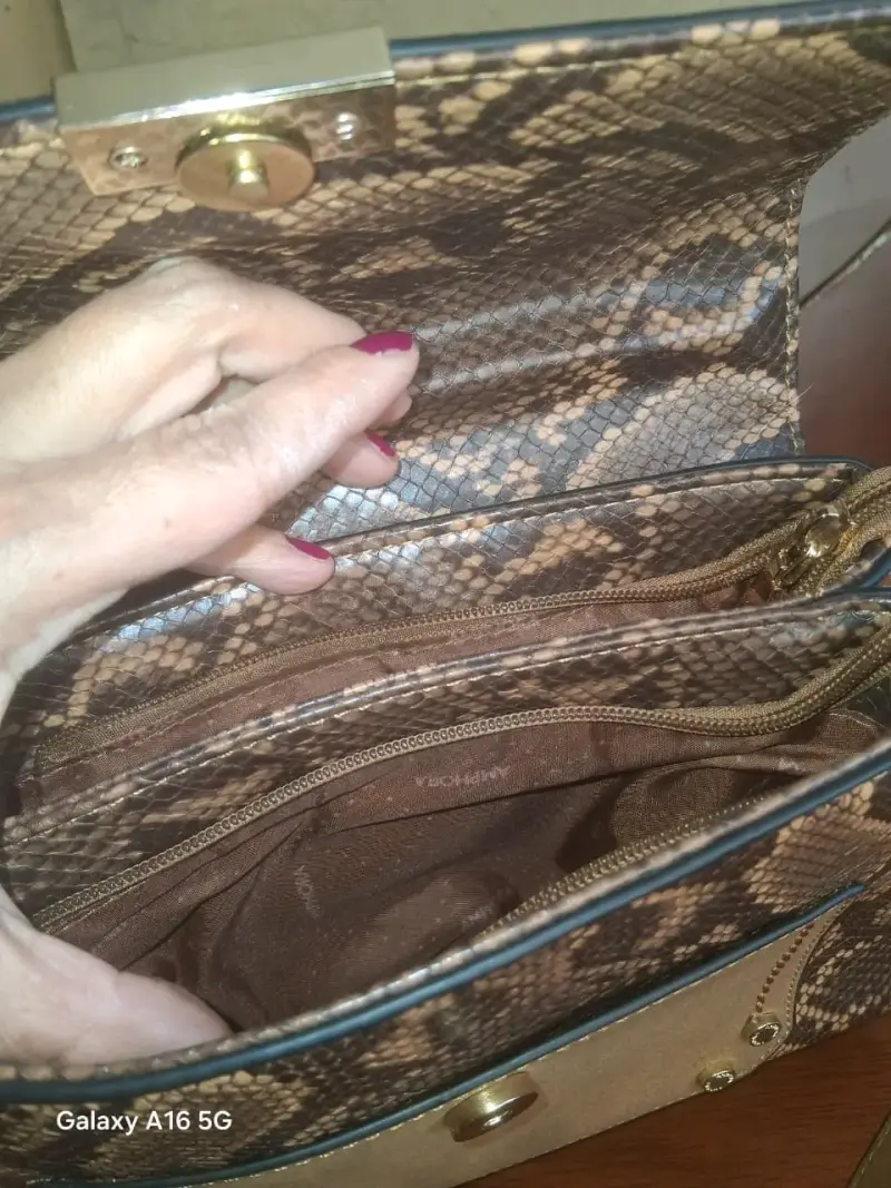 Cartera de eco cuero con diseño de serpiente - 4