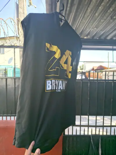 Polera sin mangas Kobe Bryant negra - miniatura 1