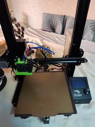 Impresora 3D Ender 3 + filamentos - miniatura 1