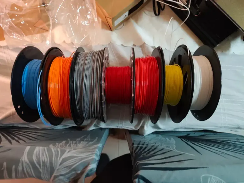 Impresora 3D Ender 3 + filamentos - 3