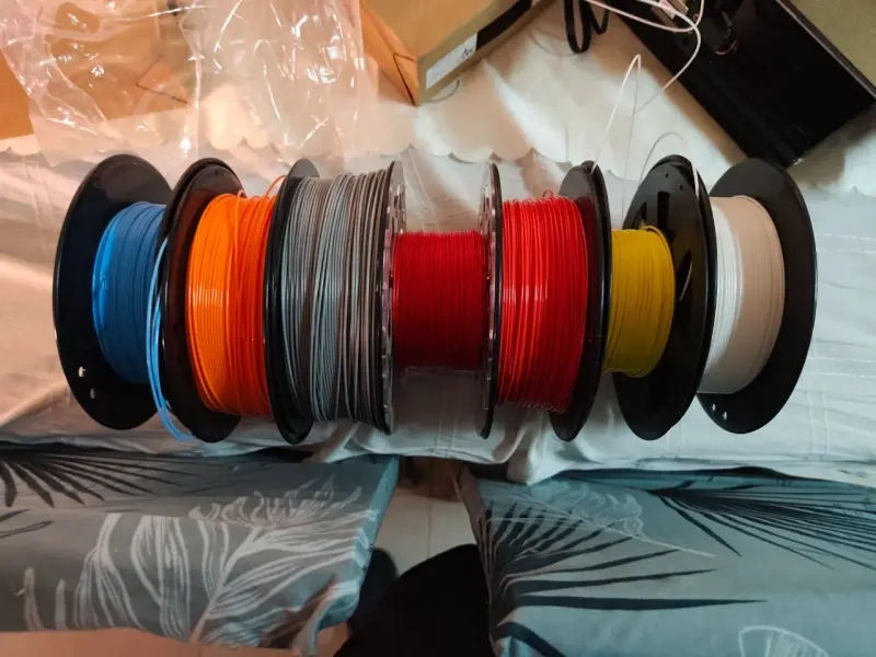 Impresora 3D Ender 3 + filamentos - 4