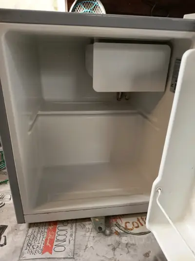 Mini refrigerador Mademsa A+ - miniatura 2