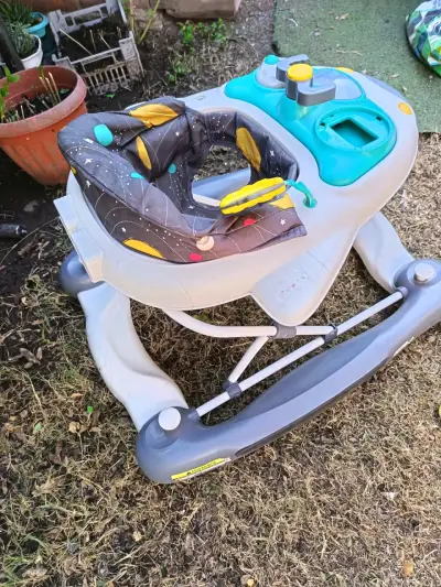 Andador de bebé con diseño espacial - miniatura 2