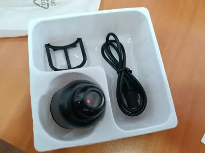 Cámara de seguridad compacta con cable USB - miniatura 1