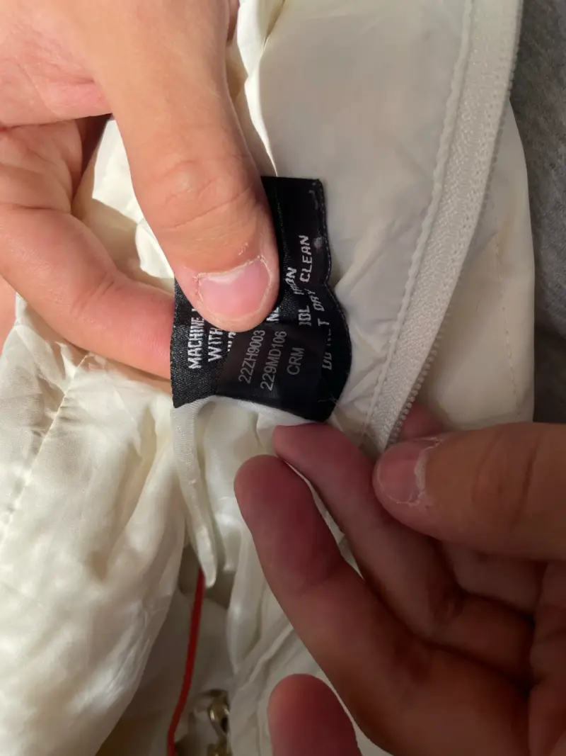 Chaqueta guess blanca con capucha de piel - 5