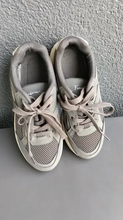 Zapatillas deportivas grises para mujer - miniatura 1