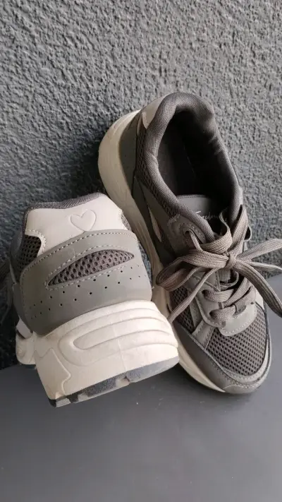 Zapatillas deportivas grises para mujer - miniatura 3