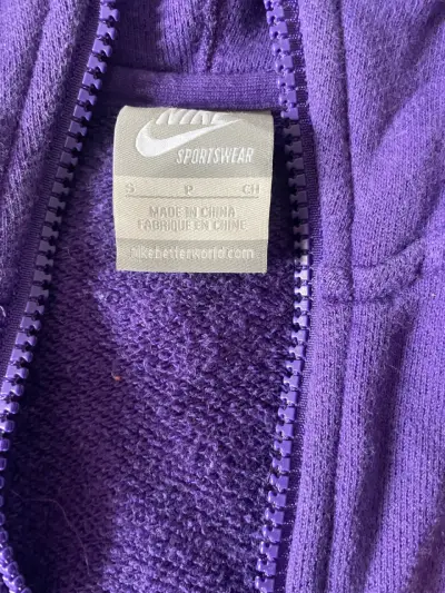 Polerón con capucha Nike morado - miniatura 2