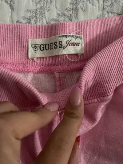 Pantalones deportivos Guess rosados para mujer - miniatura 2