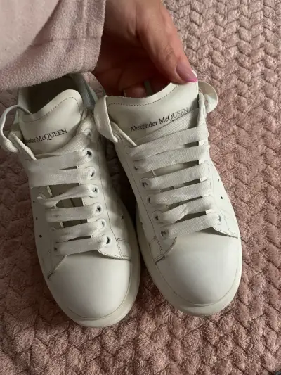 Zapatillas Alexander McQueen blancas - miniatura 1