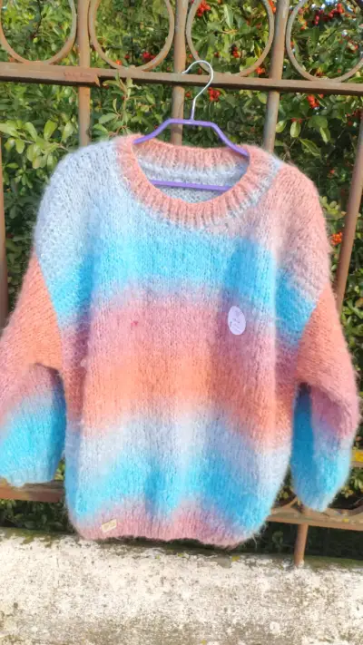 Suéter de lana multicolor suave - miniatura 2