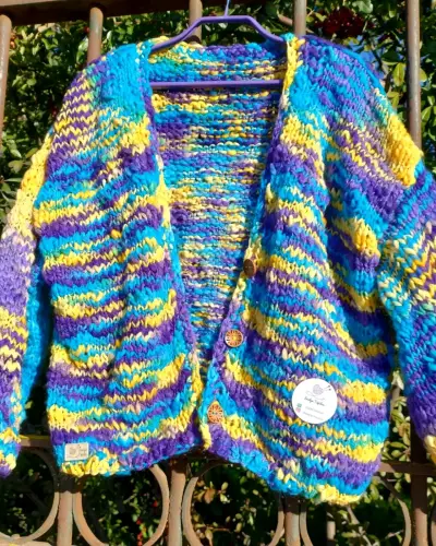 Chaleco de lana multicolor tejido a mano - miniatura 1