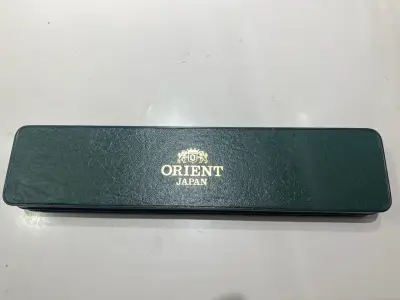 Reloj Orient de cuero y dorado - miniatura 4