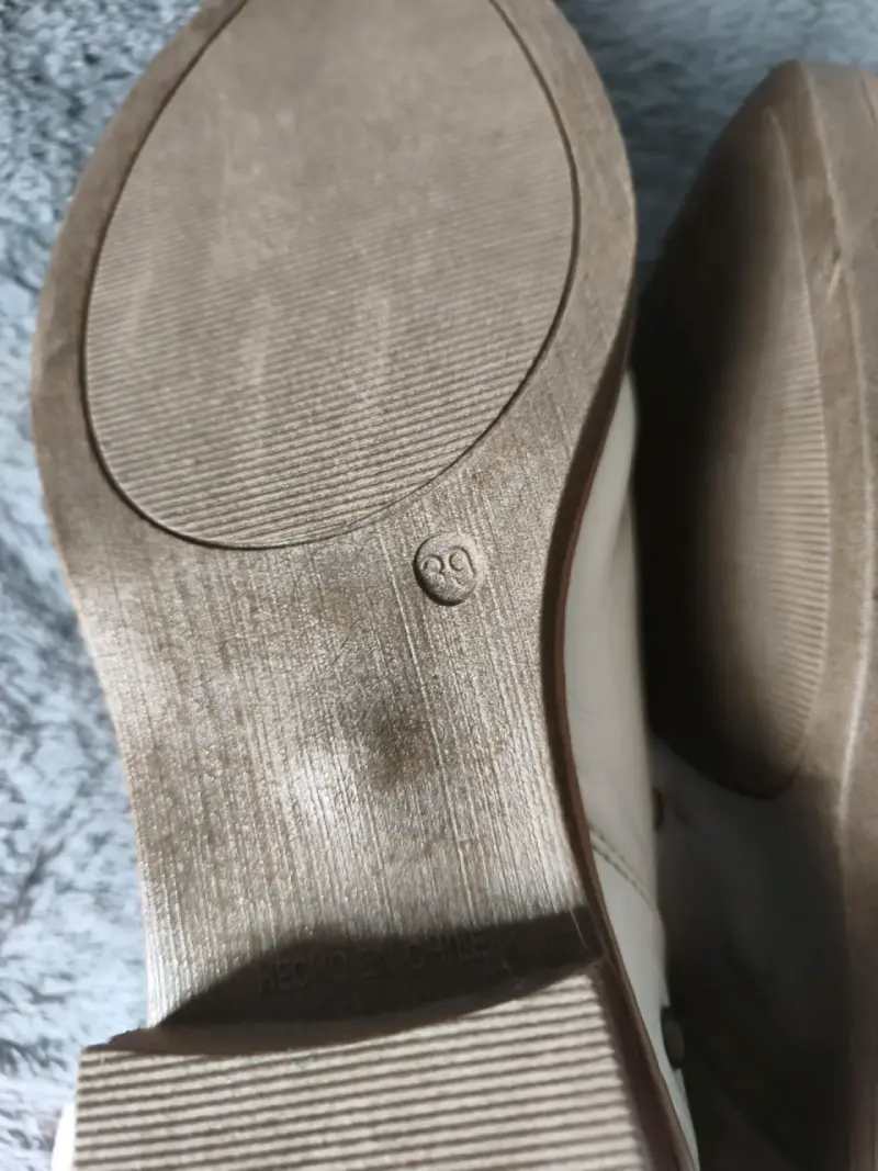 Zapatos de cuero blanco con tachas - 5