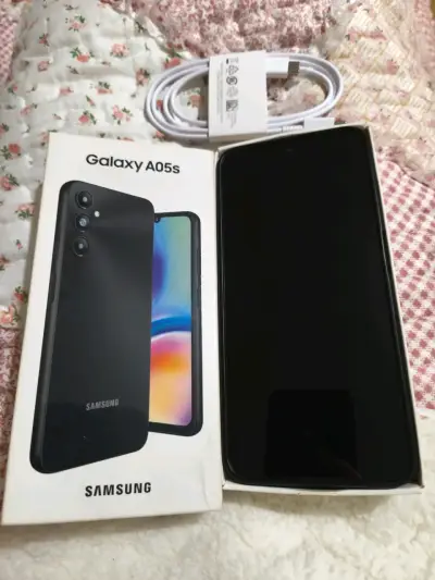 Samsung Galaxy A05s con caja y cargador - miniatura 1