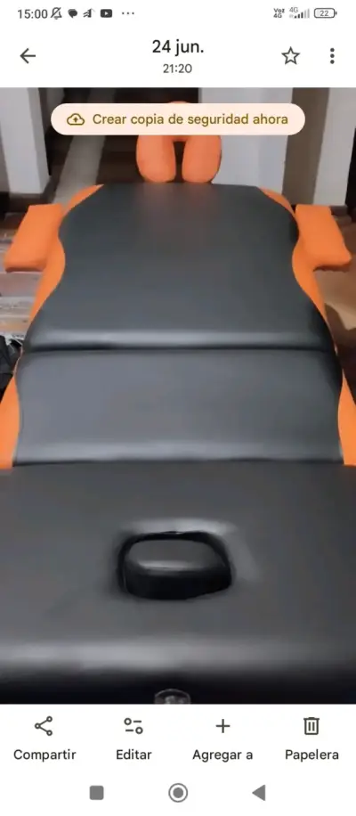 Camilla de masaje plegable negra y naranja - miniatura 1