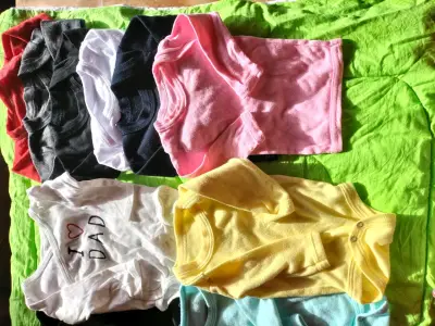 Lote de bodies para bebé en varios colores - miniatura 3