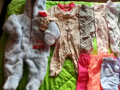 Lote de ropa infantil variada - miniatura 2