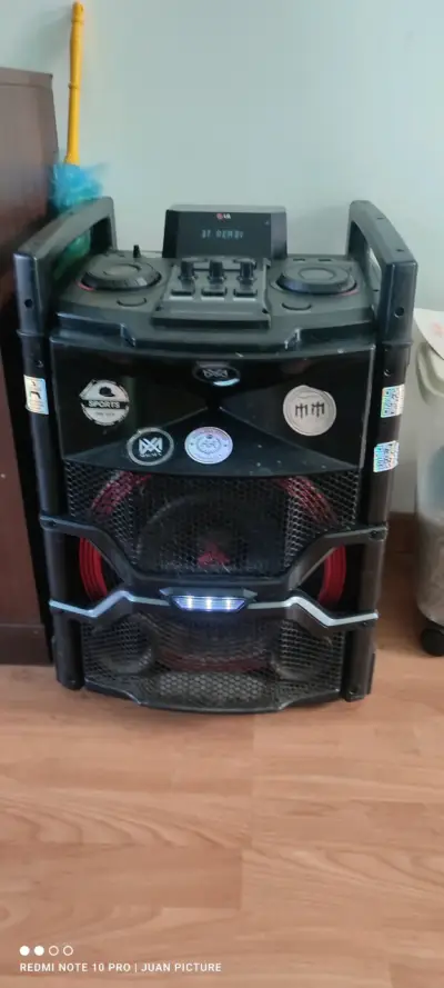 Parlante LG con control de audio - miniatura 1