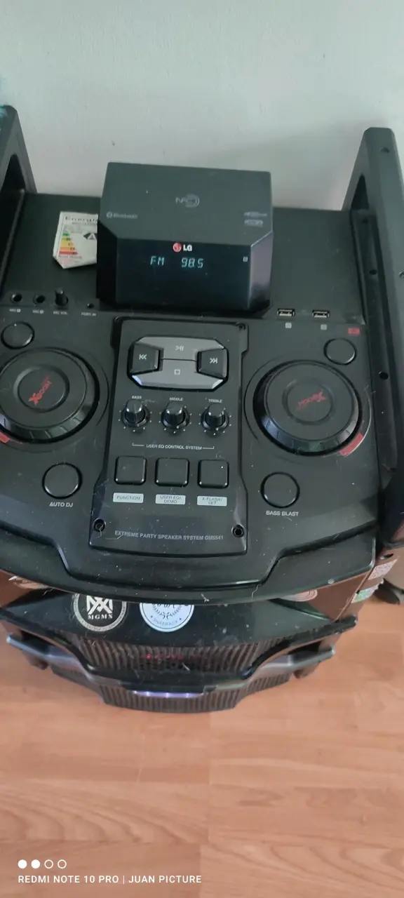 Parlante LG con control de audio - 2