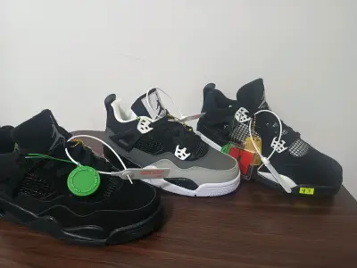 Zapatillas deportivas negras y grises - miniatura 1