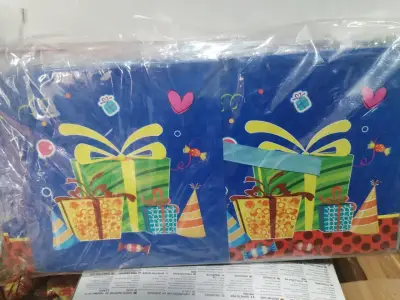 Bolsas de regalo grandes con diseño colorido - miniatura 1