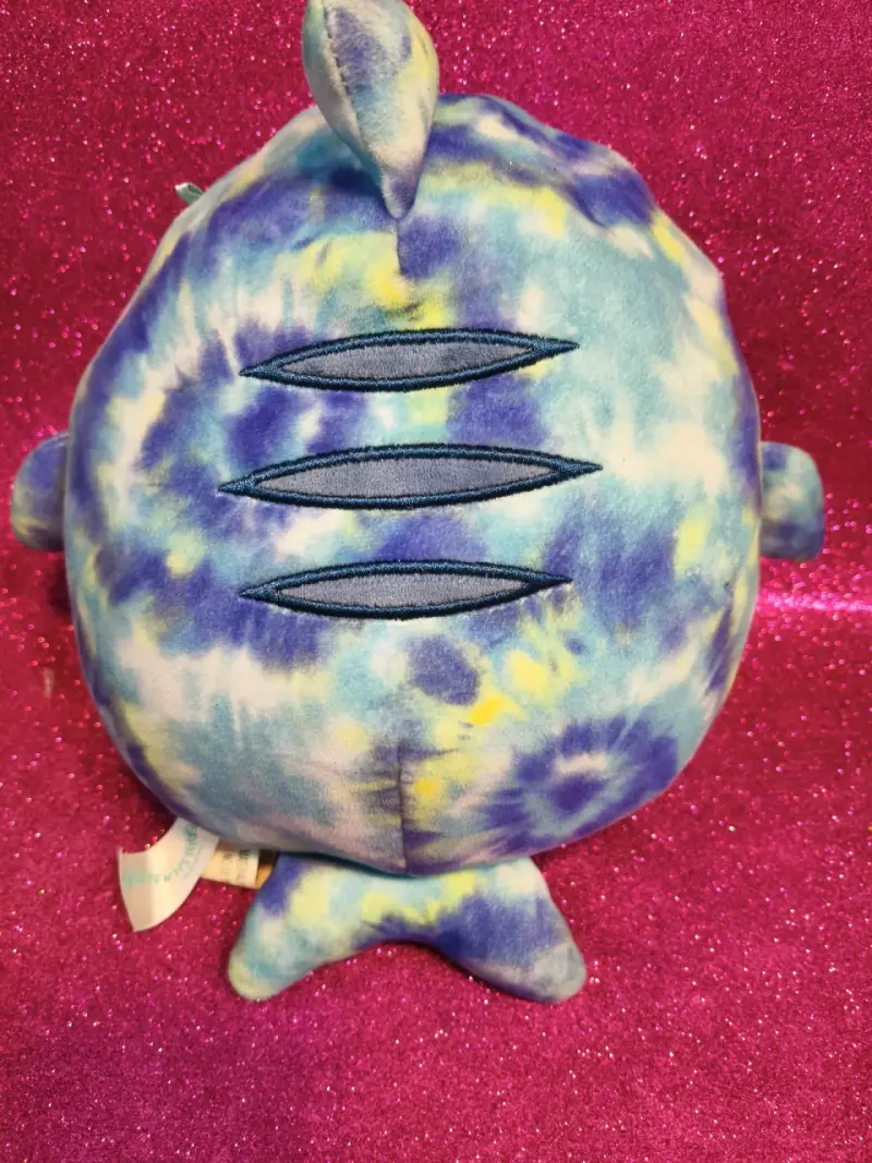 Peluche de ballena azul tie-dye - 2