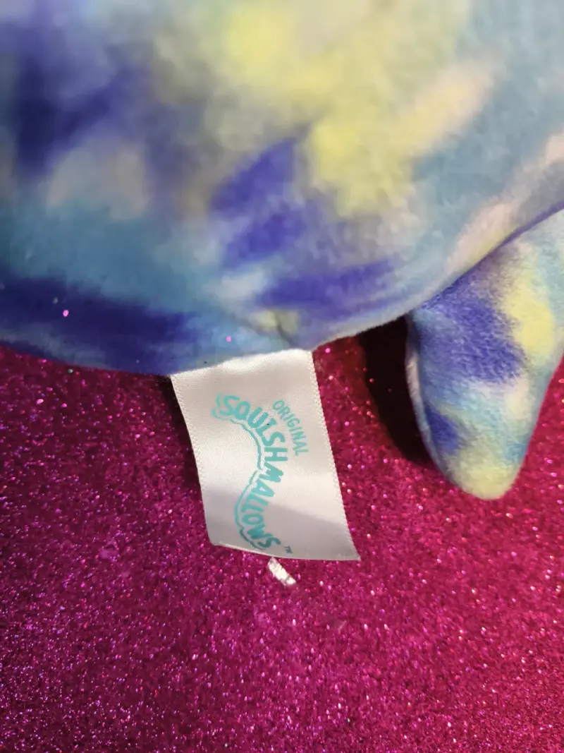 Peluche de ballena azul tie-dye - 3