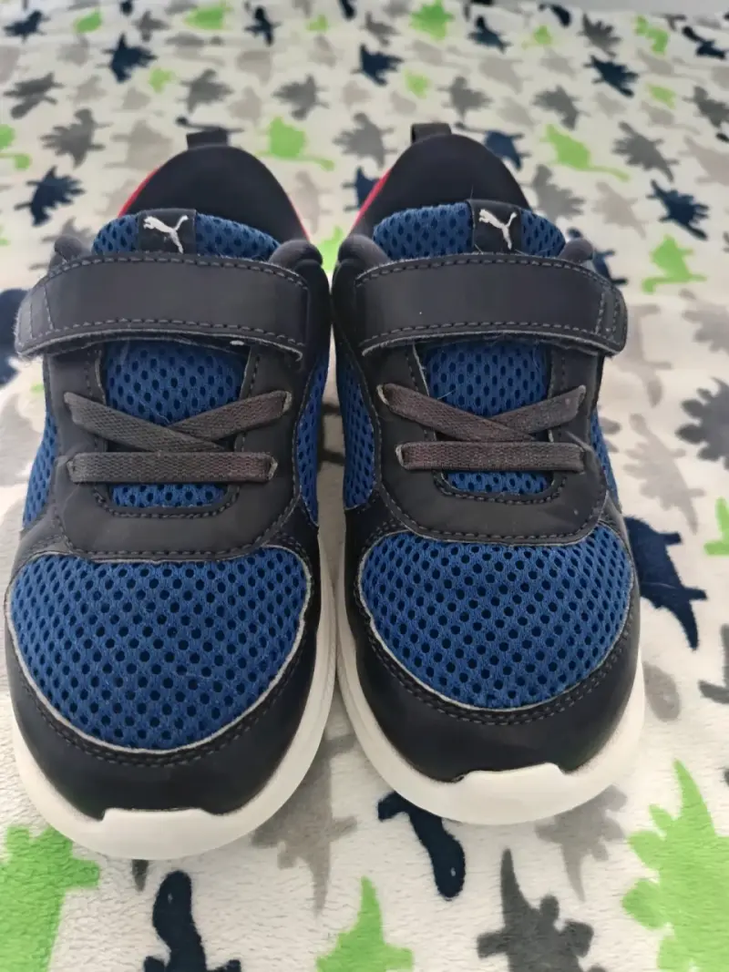 Zapatillas deportivas infantiles Puma azul y rojo - 3