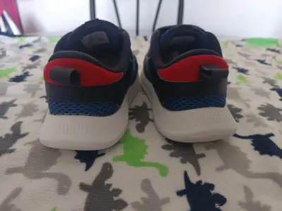 Zapatillas deportivas infantiles Puma azul y rojo - miniatura 4