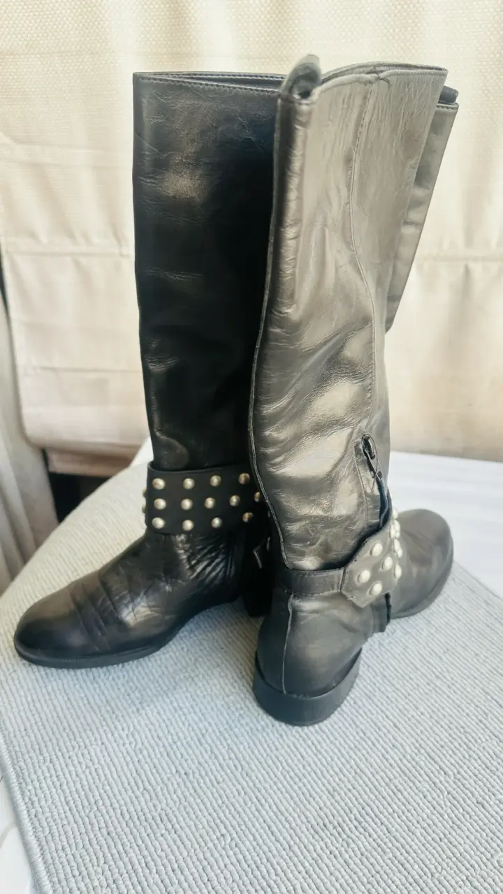 Botas de cuero negras con tachas - 2