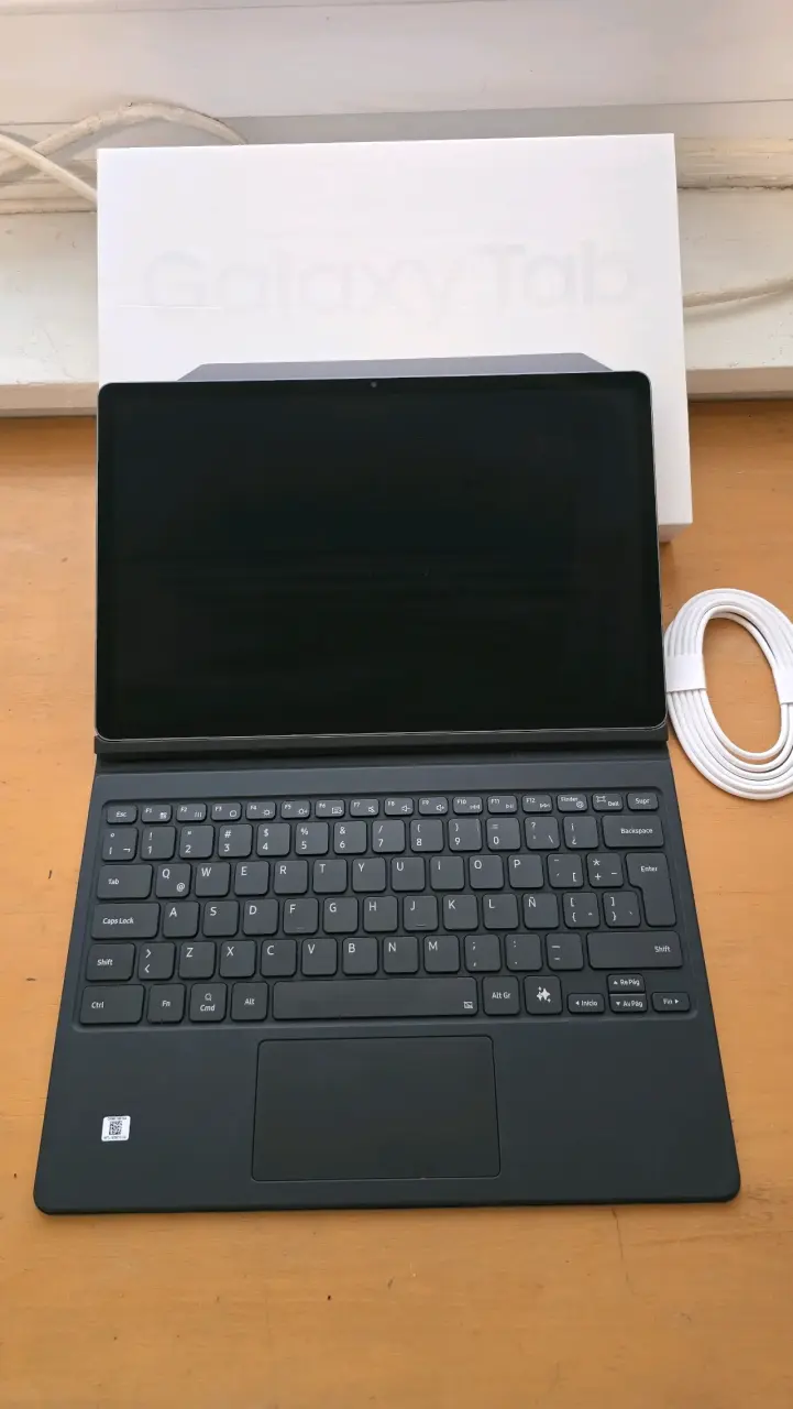 Tablet Samsung Galaxy Tab S10+ con teclado - 2