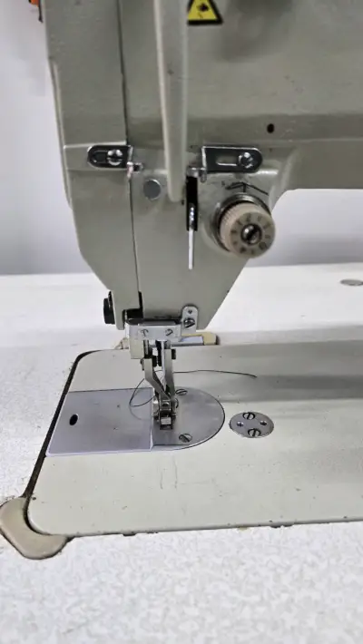Máquina de coser industrial triple arrastre - miniatura 4