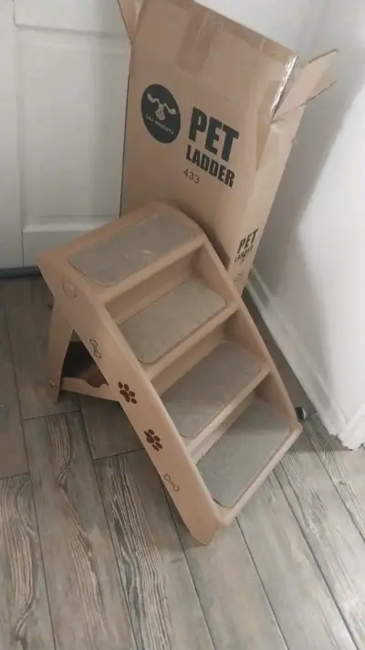 Escalera para mascotas con alfombra antideslizante - miniatura 1