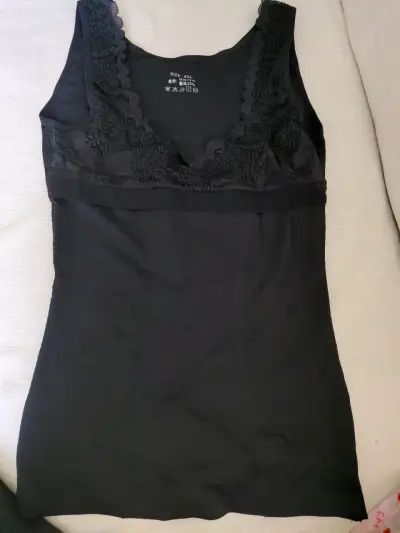 Camiseta tipo faja negra con encaje talla XXL - miniatura 1