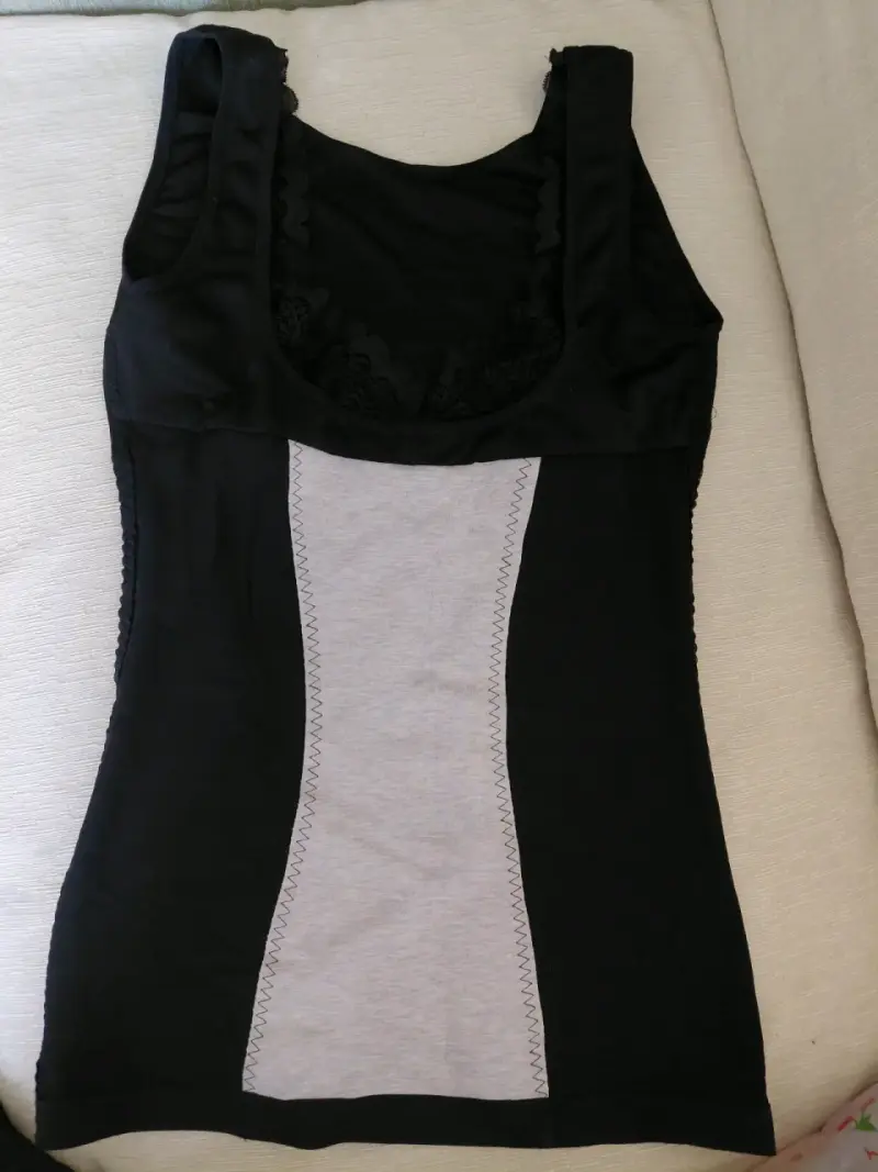 Camiseta tipo faja negra con encaje talla XXL - 2