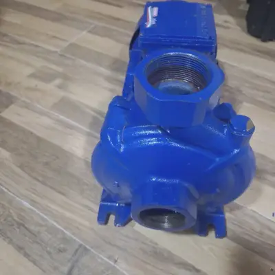 Bomba de agua centrífuga azul trifasica - miniatura 2