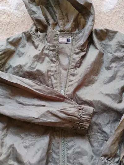Chaqueta cortaviento roja y verde niño. - miniatura 5