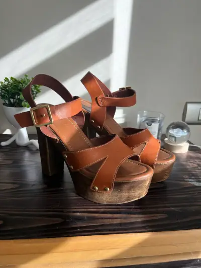 Sandalias de tacón alto marrón cuero - miniatura 1