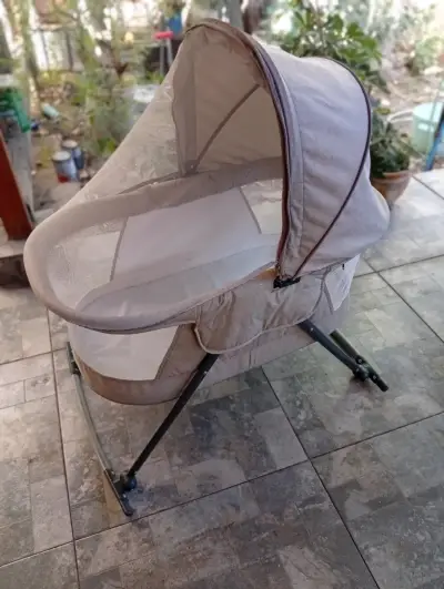 Cuna moisés portátil con mosquitero - miniatura 1