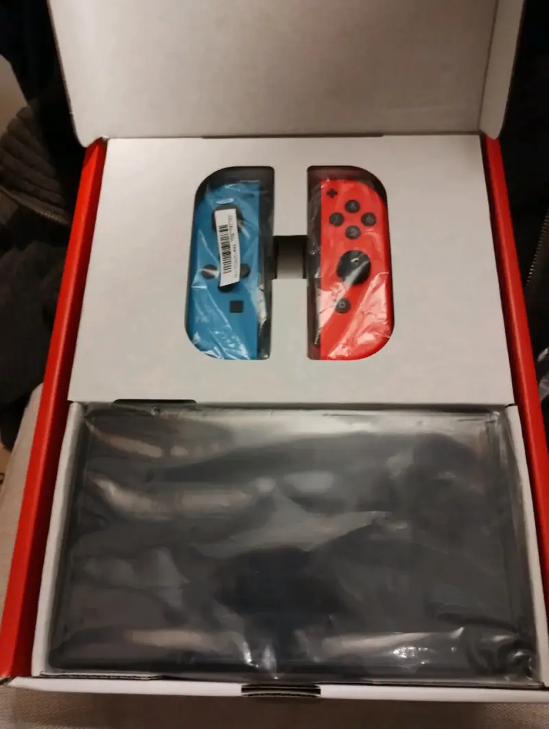 Nintendo Switch OLED con juego Donkey Kong - 3