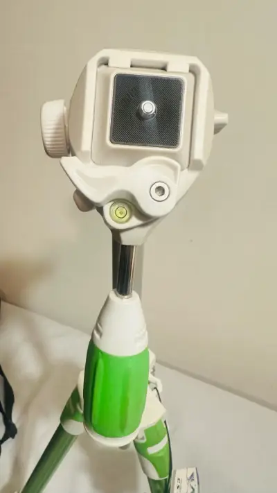 Trípode ajustable para cámara - miniatura 1