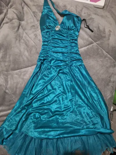 Vestido de fiesta azul con detalle brillante - miniatura 1