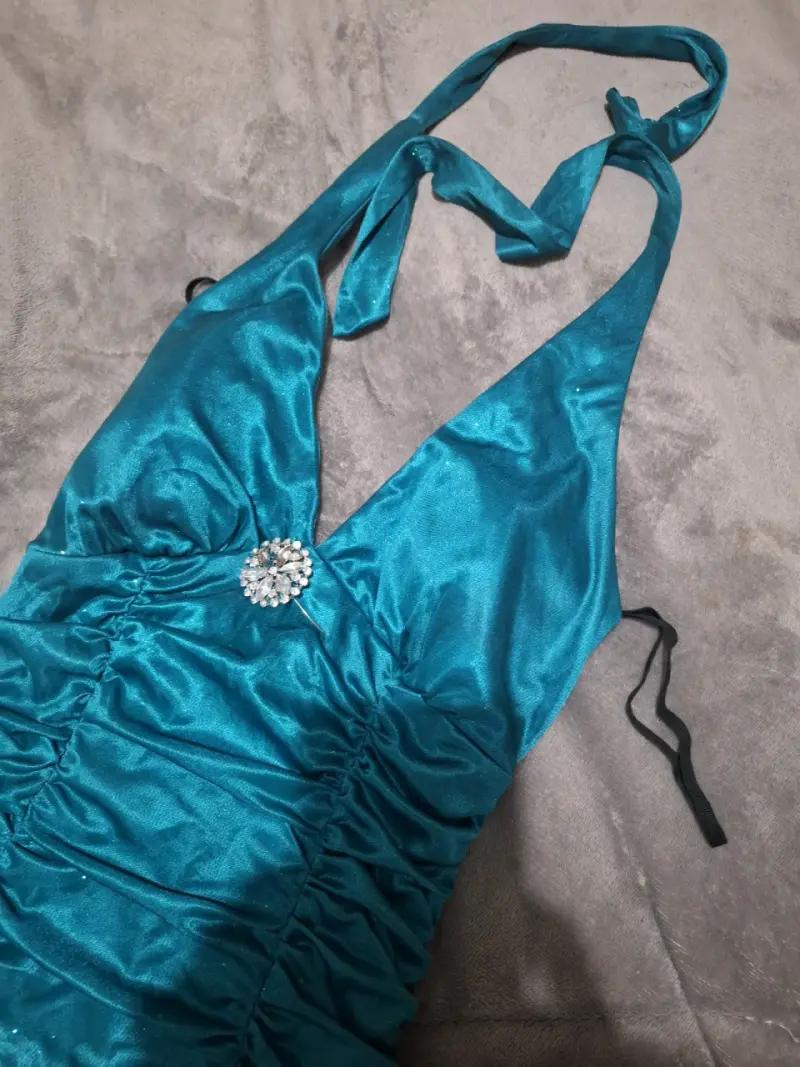 Vestido de fiesta azul con detalle brillante - 2